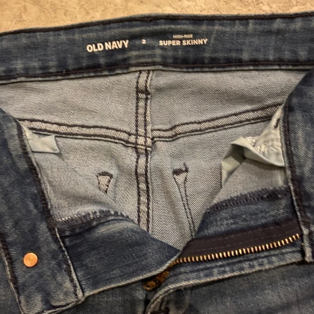 Old Navy High Rise Super Skinny Jeans Size 2 Medium Wash - Picture 2 of 6